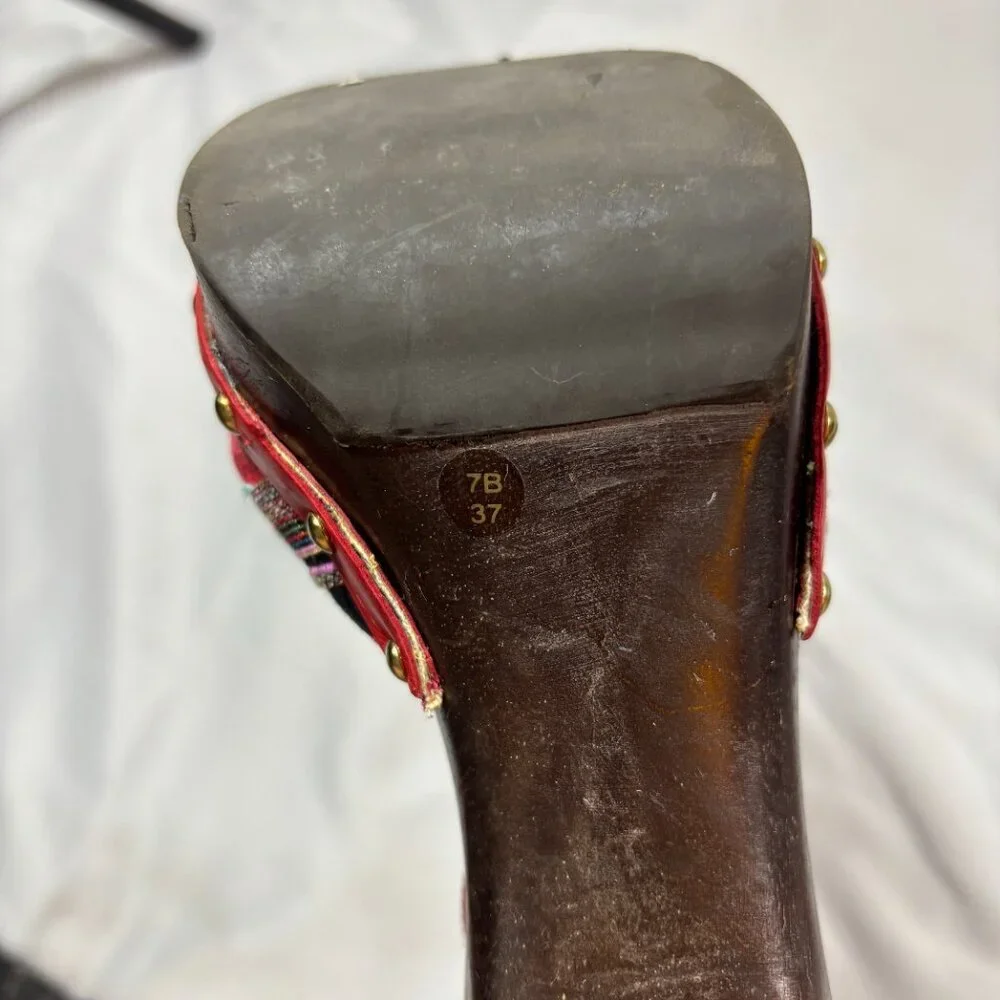 Vince Camuto Red Brown Open Toe Suede Platform Heel Ankel Strap Sandal Size 7